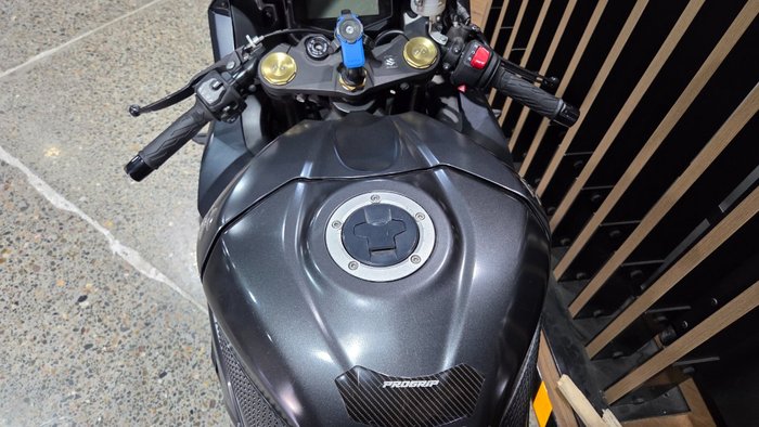 2017 Suzuki GSX-R1000A GREY