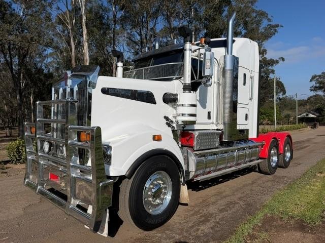 2017 Kenworth T909