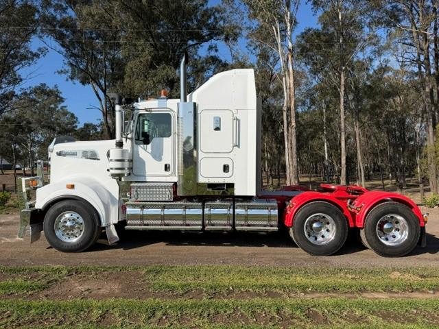 2017 Kenworth T909
