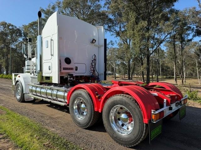 2017 Kenworth T909