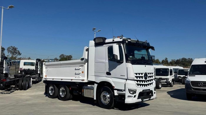2025 Mercedes-Benz Arocs