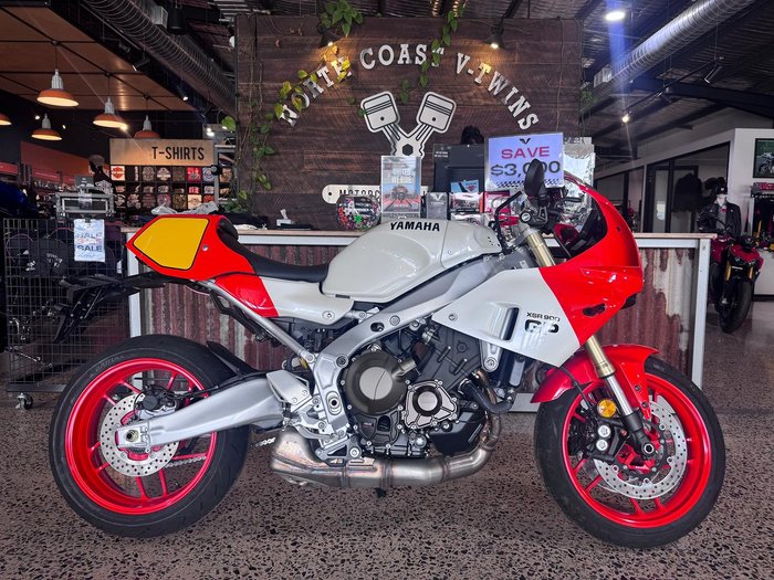 2025 Yamaha XSR900 GP