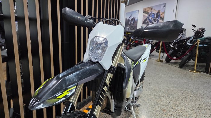 2025 Triumph TF 250-E WHITE