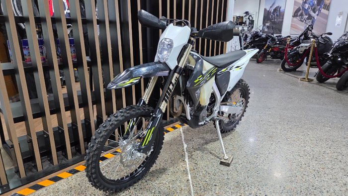 2025 Triumph TF 250-E WHITE