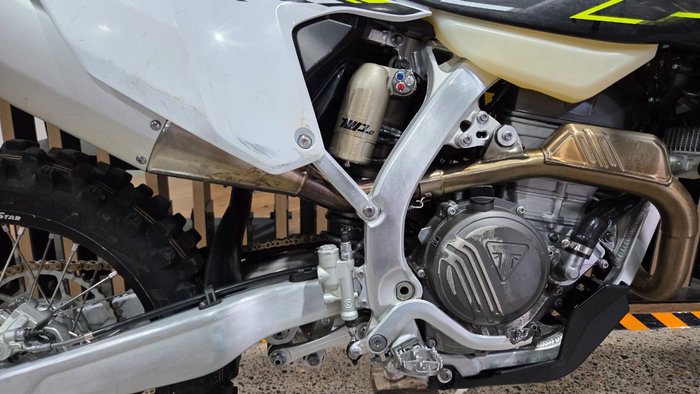 2025 Triumph TF 250-E WHITE
