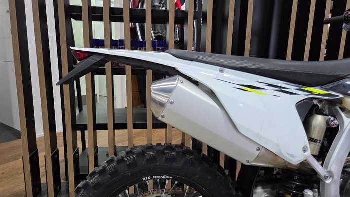2025 Triumph TF 250-E WHITE