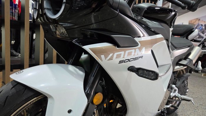 2025 CFMoto 500 SR VOOM WHITE