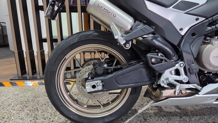 2025 CFMoto 500 SR VOOM WHITE