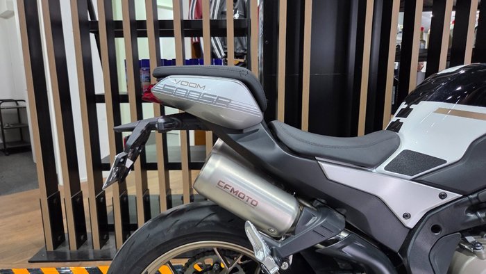 2025 CFMoto 500 SR VOOM WHITE