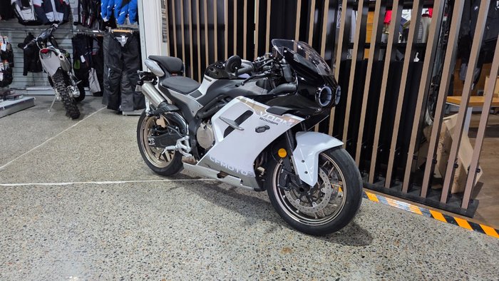 2025 CFMoto 500 SR VOOM WHITE