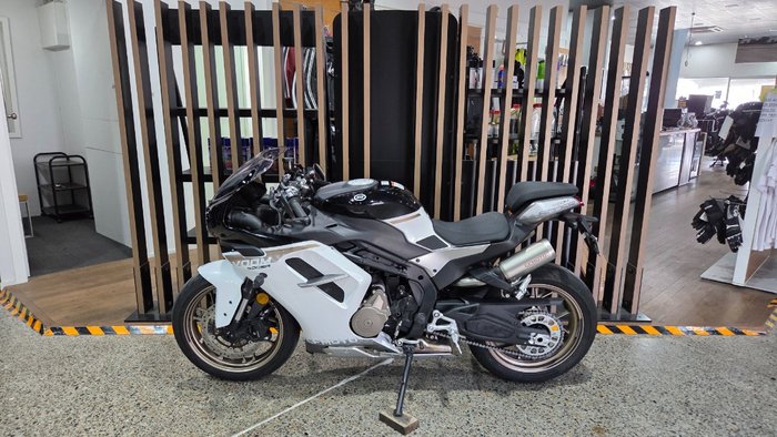 2025 CFMoto 500 SR VOOM WHITE