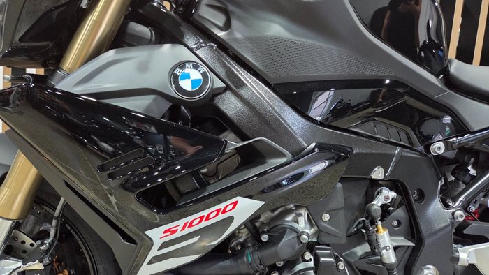 2026 BMW Motorrad S 1000 R Black