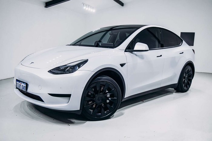2023 Tesla Model Y REAR-WHEEL DRIVE