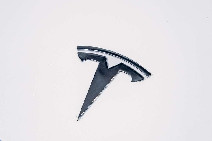 2023 Tesla Model Y REAR-WHEEL DRIVE