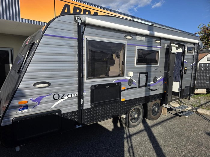 2015 New Age Caravans Oz Classic Oz18e