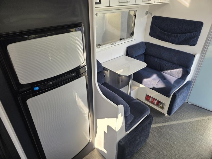 2015 New Age Caravans Oz Classic Oz18e