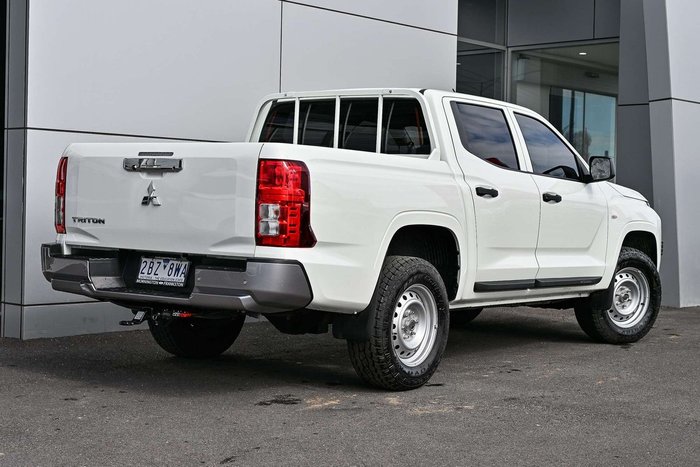 2024 Mitsubishi Triton GLX