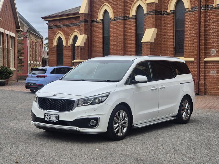 2017 Kia Carnival Platinum