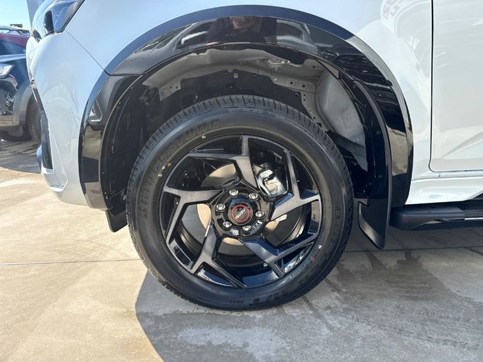 2026 Isuzu MU-X X-TERRAIN