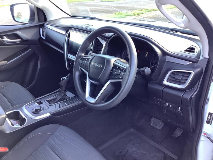 2022 Isuzu MU-X LS-M