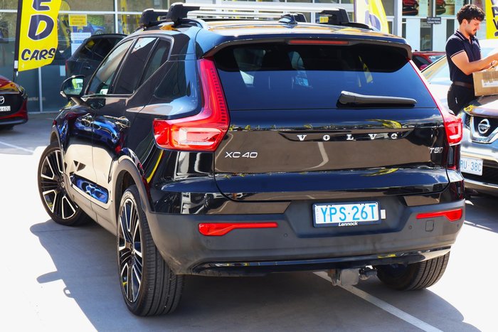 2021 Volvo XC40 T5 R-Design