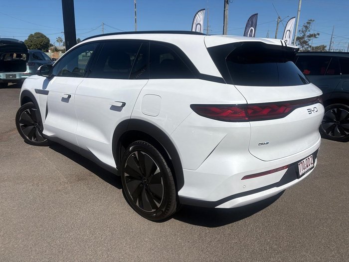 2025 BYD SEALION 8
