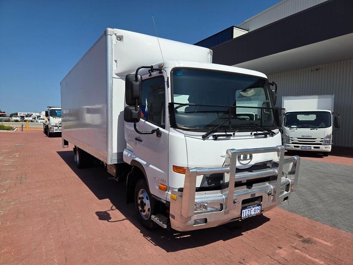 2013 UD Mk 11 250 Auto 5 Ton Van And Lift