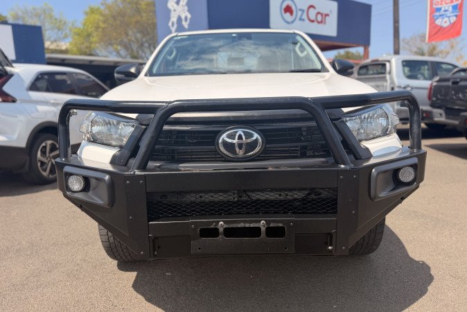 2023 TOYOTA HILUX