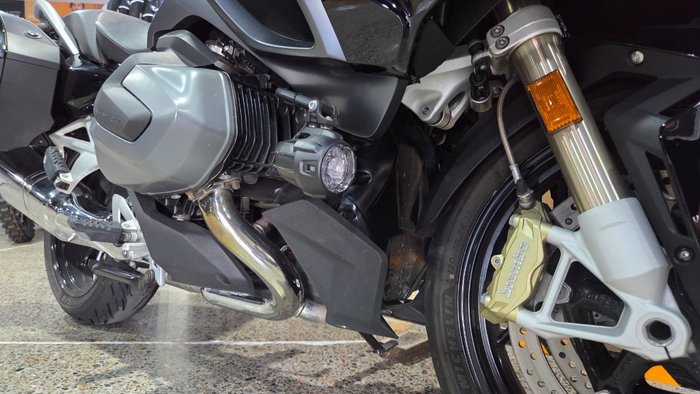 2023 BMW Motorrad R 1250 RT BLACK STORM METALLIC