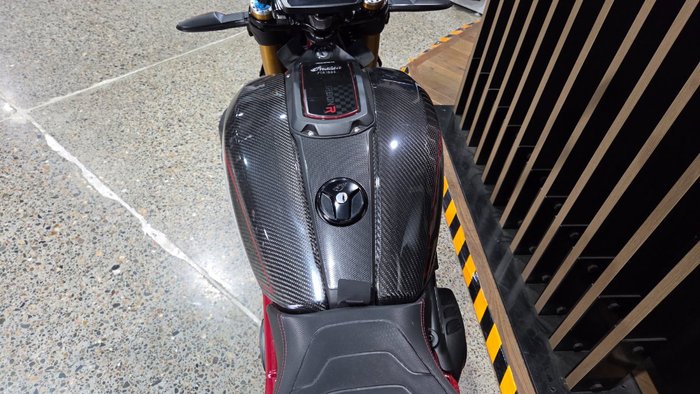 2022 Indian FTR R 1200 CARBON Black