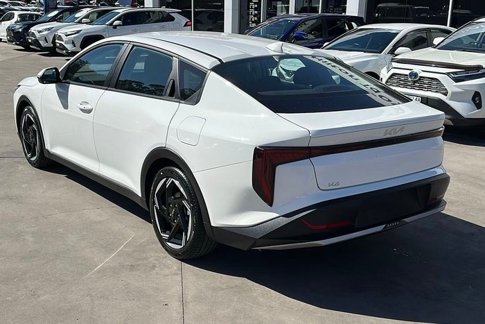 2025 Kia K4 Sport