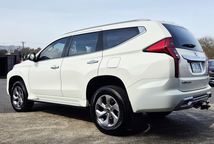 2024 Mitsubishi Pajero Sport GLX