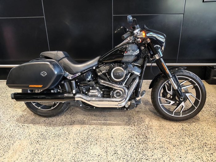 Harley-Davidson Sport Glide 107 (FLSB) Softail