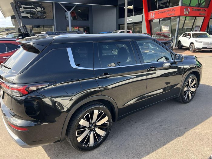 2025 Mitsubishi Outlander Exceed