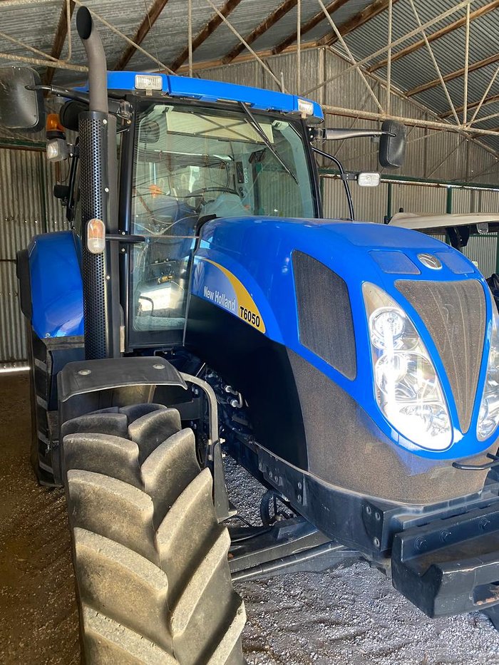New Holland T6050