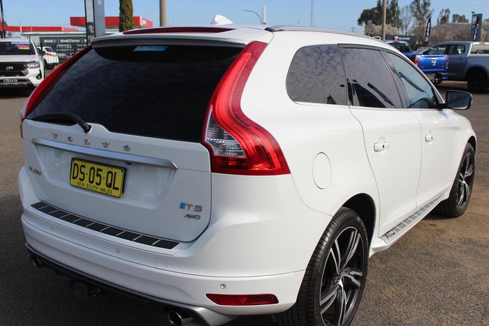 2017 Volvo XC60 T5 R-Design
