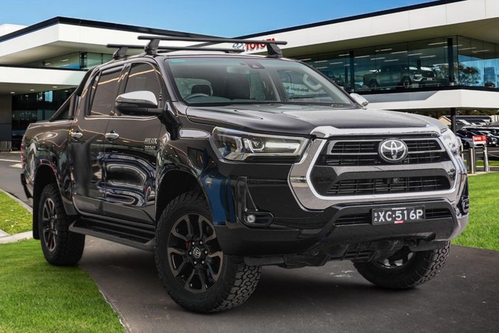 2022 Toyota Hilux SR5