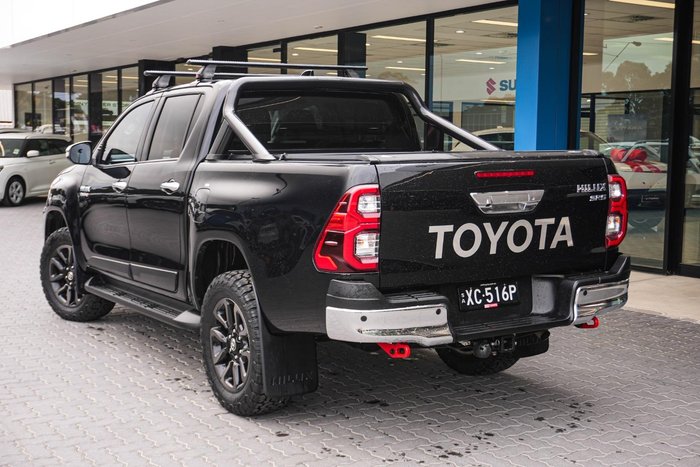2022 Toyota Hilux SR5