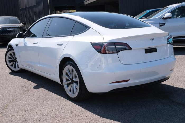 2022 Tesla Model 3 Rear-Wheel Drive