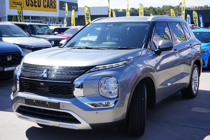 2022 Mitsubishi Outlander LS