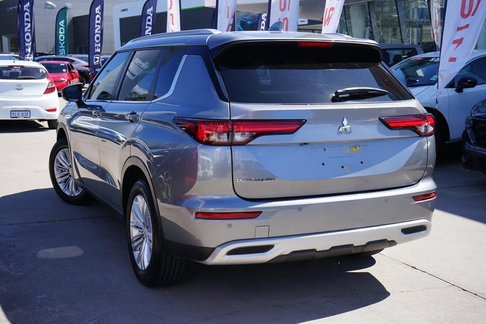 2022 Mitsubishi Outlander LS