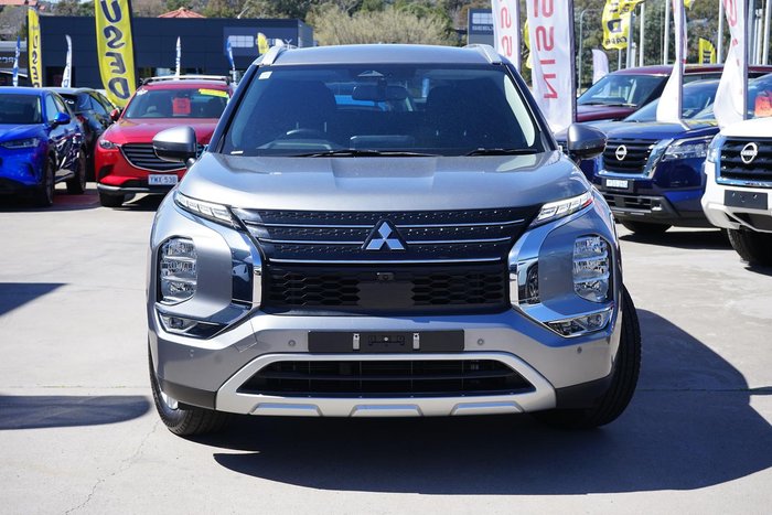 2022 Mitsubishi Outlander LS