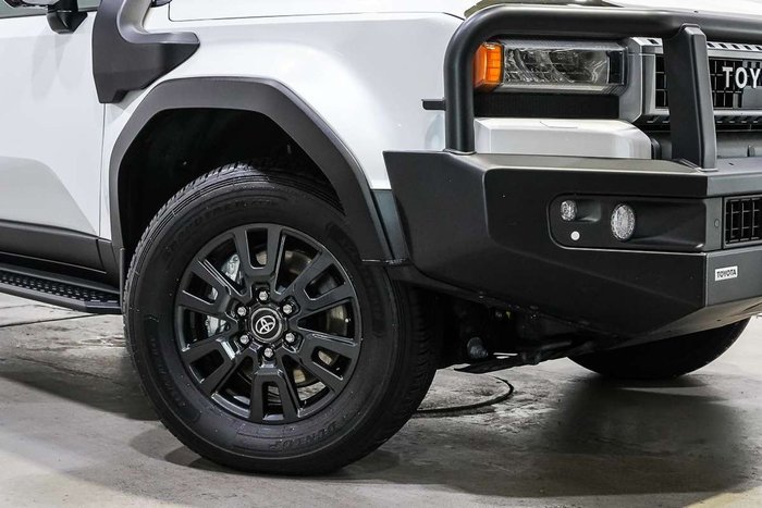 2024 Toyota Landcruiser Prado