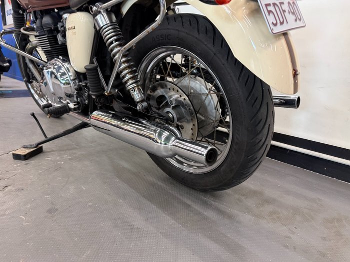 2011 Triumph BONNEVILLE T100 White