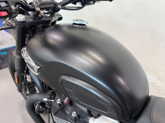 2017 Triumph BONNEVILLE T100 Black