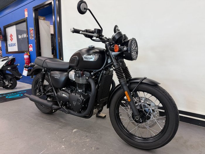 2017 Triumph BONNEVILLE T100 Black