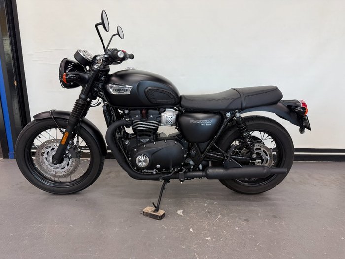 2017 Triumph BONNEVILLE T100 Black
