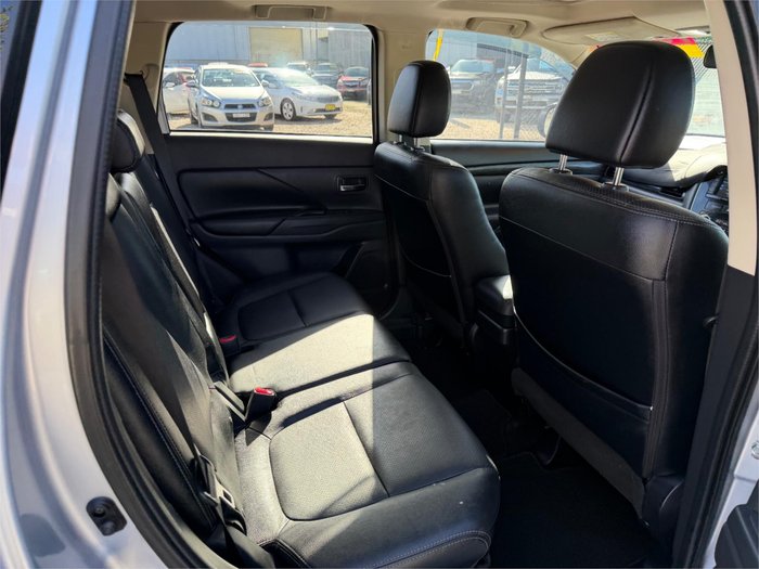 2015 MITSUBISHI OUTLANDER EXCEED (4x4)