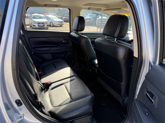 2015 MITSUBISHI OUTLANDER EXCEED (4x4)