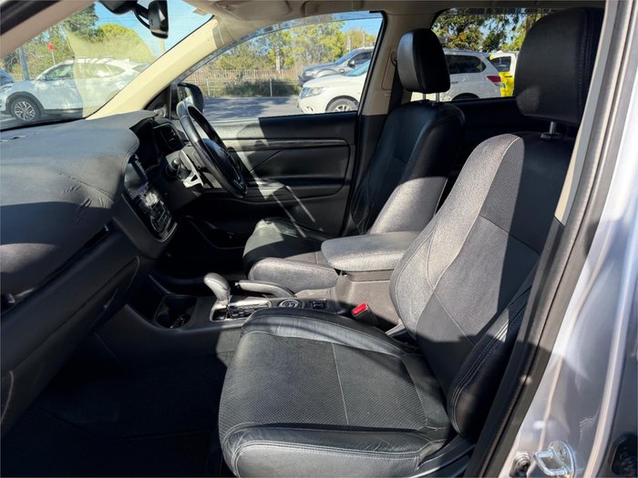 2015 MITSUBISHI OUTLANDER EXCEED (4x4)